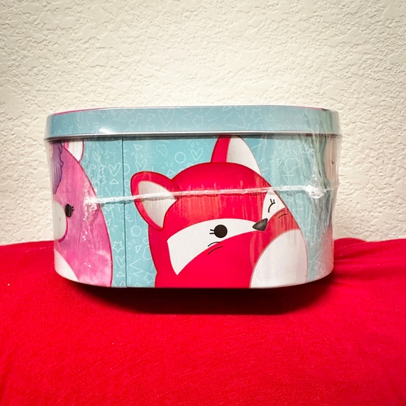 Squishmallow CARLOS the CRAB COLLECTOR’S TIN NEW UNOPENED - Picture 4 of 5